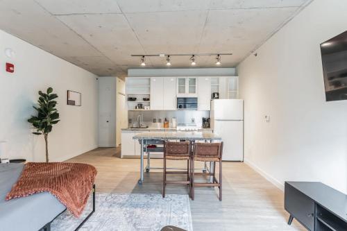 2 New Studios with Stunning City Views, Cleveland (foto 3)