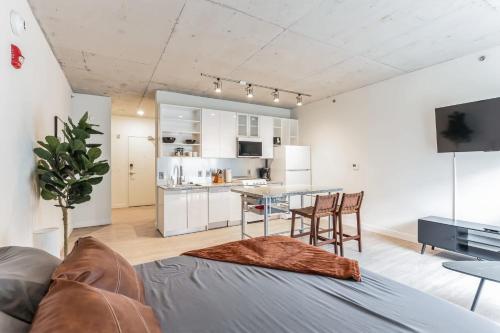2 New Studios with Stunning City Views, Cleveland (foto 7)