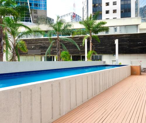สระว่ายน้ำ, โอ๊คส์ โอ้คแลนด์ ฮาร์เบอร์ สวีท (Auckland Harbour Suites) near เวคเตอร์ อารีนา