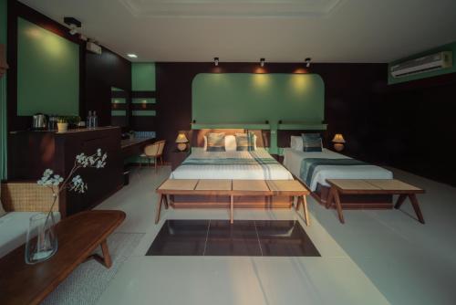 room detail thumbnail 0