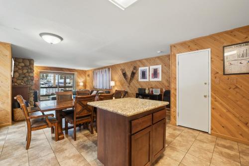 3 Bedroom Kirkwood Condo – Base Camp condo in Kirkwood (CA)