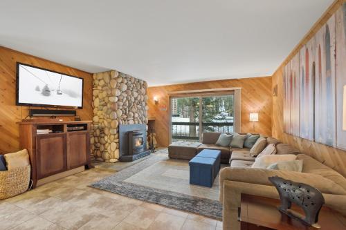3 Bedroom Kirkwood Condo – Base Camp condo in Kirkwood (CA)