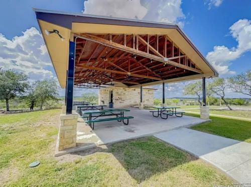 Létesítmények, Sea World | Lackland | Pickleball | Pool! in Castroville (TX)