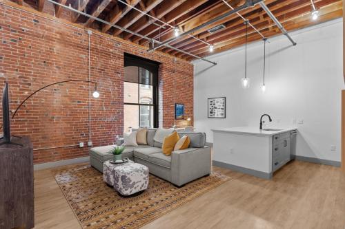 Brick & Bed Riverfront Lofts, G 206, Сент-Луис