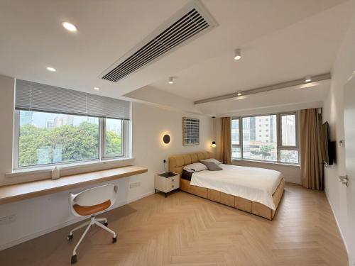 Urban Hub French premium Apart-ment Convenient Luxury 3 Bedroom Shanghai, Шанхай (фото 5)