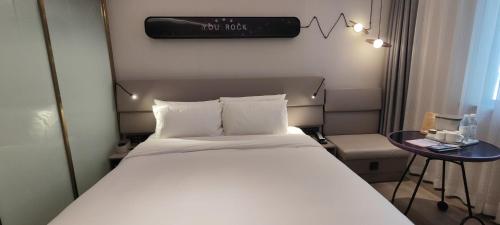 1 queen bed