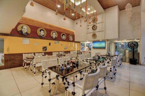 Restaurant, Elite Hotel in Khandala