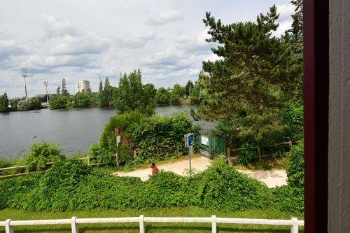 Logis Hotel des Lacs Paris Sud - main image