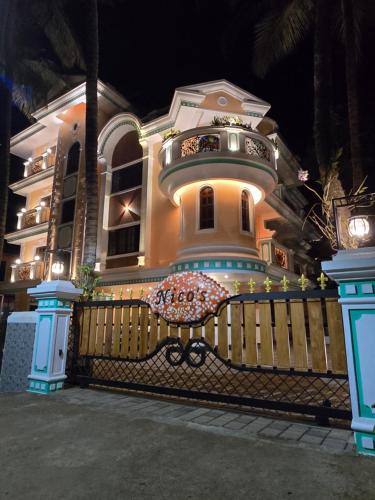 Exterior view, Nico's in Polem