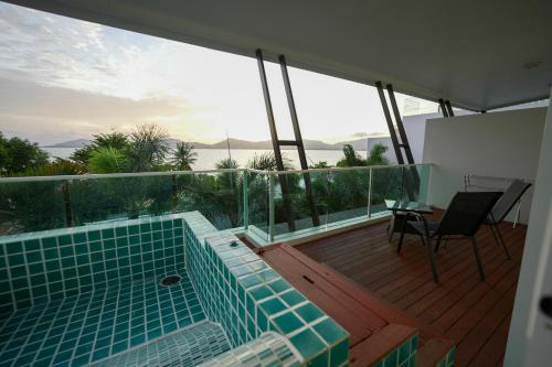 ระเบียง/ชานเรือน, ดาวิน่า บีช โฮม (Davina Beach Homes) in แหลมพันวา