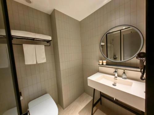 Home Inn-Beijing Beiqing Road Yongfeng Subway Station Paibaiyun Hotel