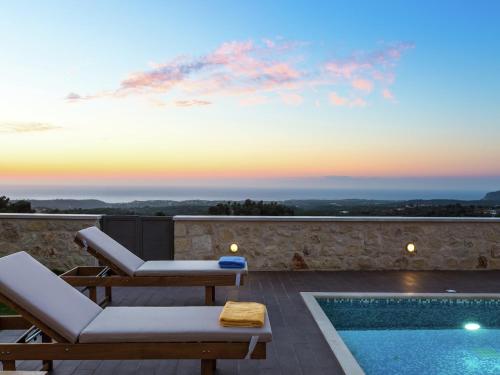 New villa with private pool, privacy, near sea and Arkadi monastery on NW coast gîte à louer Roúpes