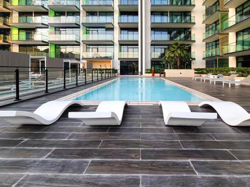 A Signature Living Experience Luxury One-Bedroom in Binghatti Emerald, JVC, Dubai, Dubai (foto 8)