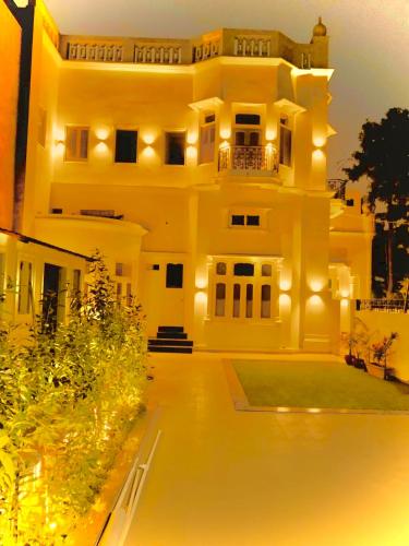 Grand Villa - image 2
