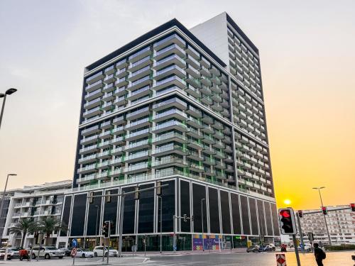 Luxury 1BR Haven in Binghatti Emerald - JVC Dubai