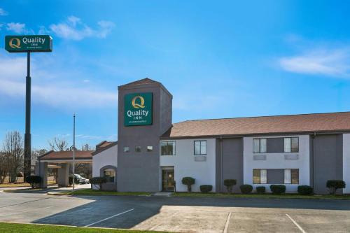 Red Roof Inn Lavonia - image 11