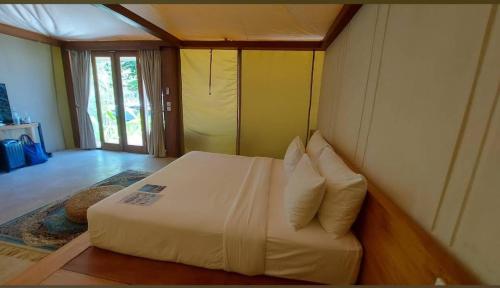 Kadena Glamping Dive Resort - Anyer Banten - Photo 3 in Anyer, Indonesia