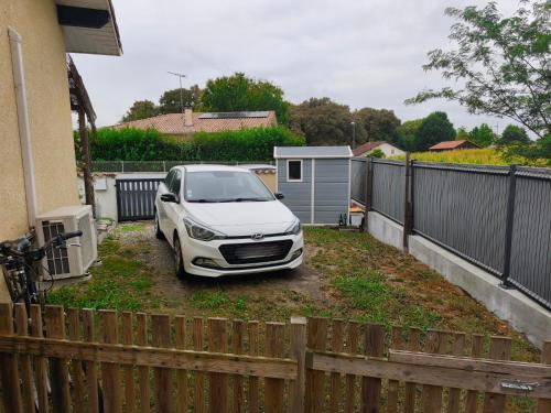 Maison meublée 1 chambre (Maison meublee 1 chambre) in 納羅塞