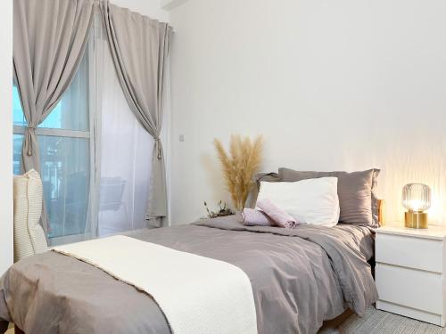Cozy Designer City Centre Studio - 1 Lady only in Al Quoz