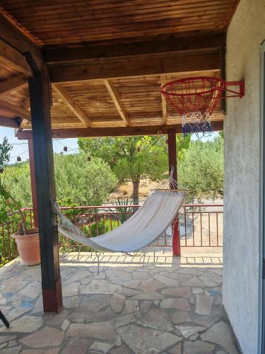 Spiti koukouvagias in Livadakia