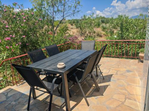 Spiti koukouvagias in Livadakia