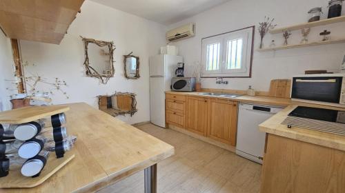 Spiti koukouvagias in Livadakia