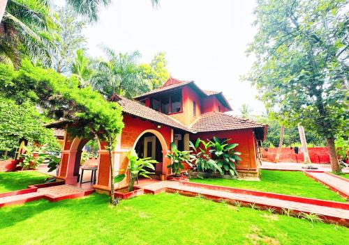 Ambara Kovilakam Private Pool Villa By Travent Mug in Byalalu