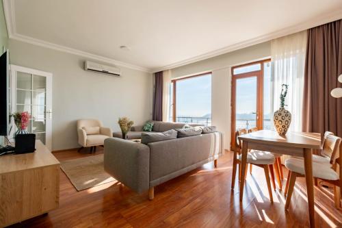 Bosphorus View - Central Location - 3 Bedrooms, Istanbul