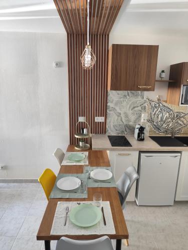 virtuve, Cozy accommodation near Lyon in Vignieu