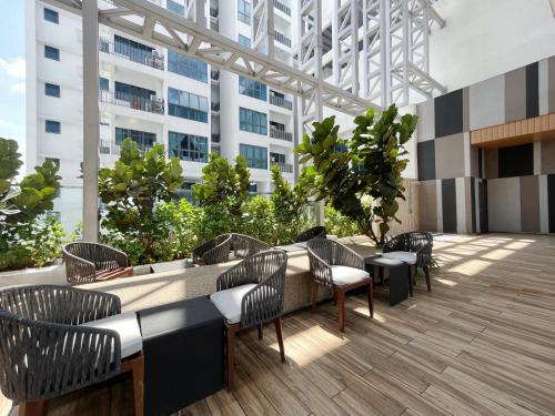 The Colony by Infinitum KLCC Sky Pool KualaLumpur 