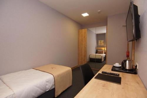 1 twin bed
