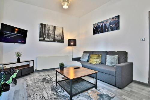 Freckleton House in Town Centre, near Blackpool, Sleeps 6, Free Parking - By NMB Property gîte à louer Kirkham