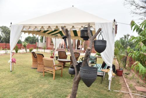 สวน, บ้านเดี่ยว 3 ห้องนอน 2 ห้องน้ำส่วนตัว ขนาด  ตร.ม. – ชลามันท์ (The Verandah) in ชลามันท์
