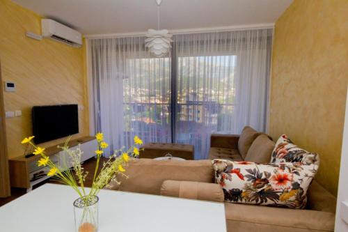 Apartment Center 400m, Free Parking, Mountain View in Bjelisi