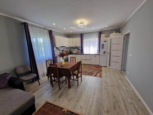 . Casa Transilvania Tea