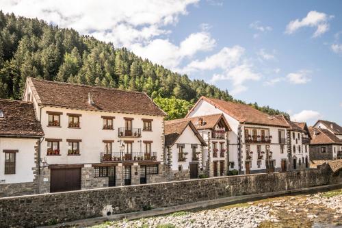 Acogedora casa rural a los pies de la Selva Irati in Ochagavia