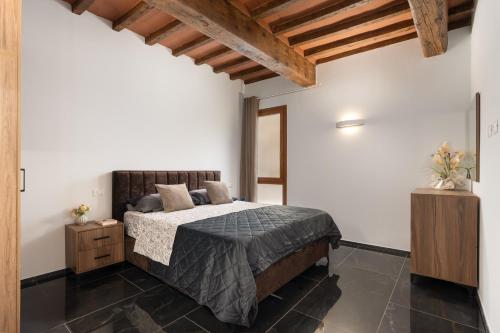 Z&I Charming Apartments - image 13