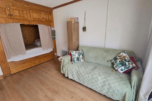Comfortable studio with views of Mont Blanc