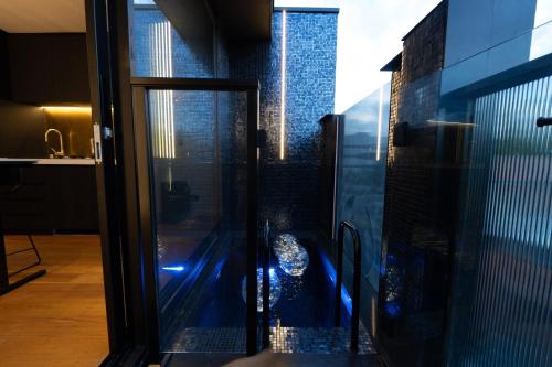 The Floating Glass Pool Retreat - image 5