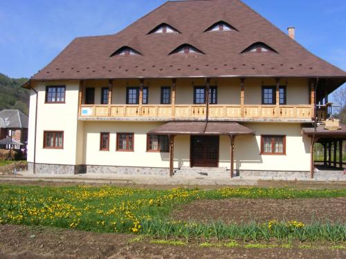 Viesnīcas āriene, Pensiunea Sanziene in Strâmtura