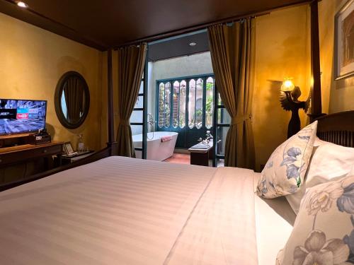 room detail thumbnail 1