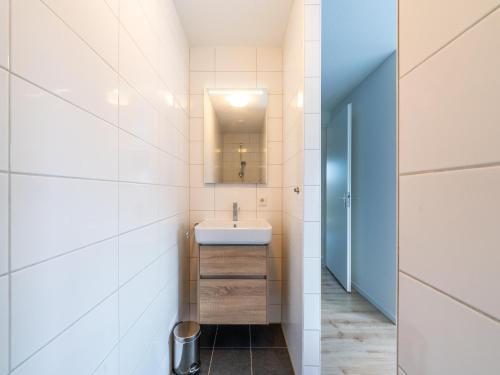 Баня, Holiday Home in Scherpenisse near Nature Reserve in Толен