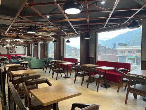 Restaurant, Click Hotel Bhuntar,Kullu Manali -Bhuntar Airport in Bhuntar