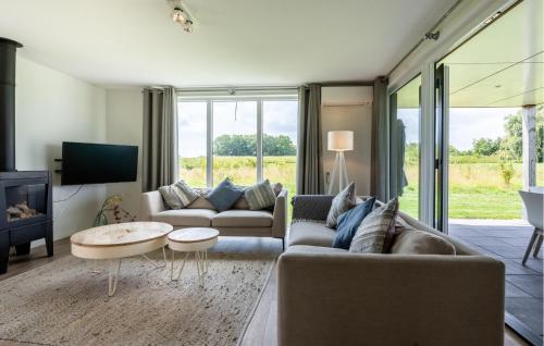 Lovely Home In Kamperland With Sauna in Kamperlandas