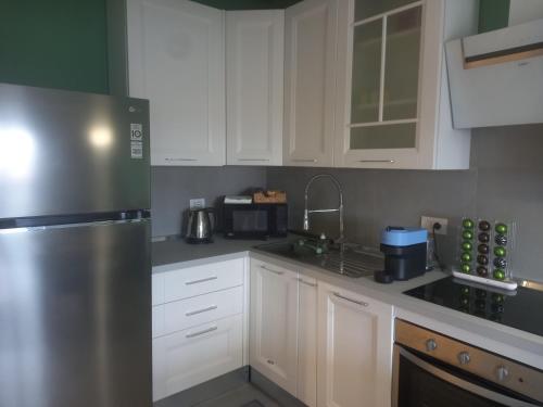 Milano City centre PORTA ROMANA SUITE with FREE PARKING GARAGE - newly COZY 2 bedrooms apartment with 2 bathrooms living room fully equipped kitchen and washing machine Smart tv - SUBWAY METRO 3 stops to Duomo, Milán (fotografie 10)