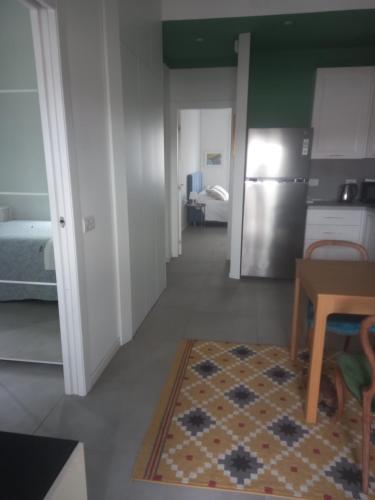 Milano City centre PORTA ROMANA SUITE with FREE PARKING GARAGE - newly COZY 2 bedrooms apartment with 2 bathrooms living room fully equipped kitchen and washing machine Smart tv - SUBWAY METRO 3 stops to Duomo, Milán (fotografie 9)