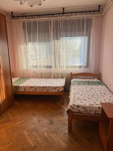 Smestaj za radnike Šabac-Štitar Gačić (Smestaj za radnike Sabac-Stitar Gacic) in Majur