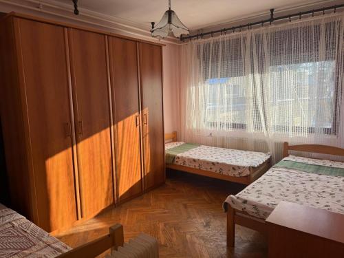 Smestaj za radnike Šabac-Štitar Gačić (Smestaj za radnike Sabac-Stitar Gacic) in Majur