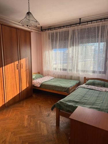 Smestaj za radnike Šabac-Štitar Gačić (Smestaj za radnike Sabac-Stitar Gacic) in Majur