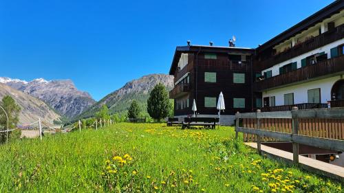 المنظر الخارجي, TeolaHaus con vista panoramica su Livigno in Teola